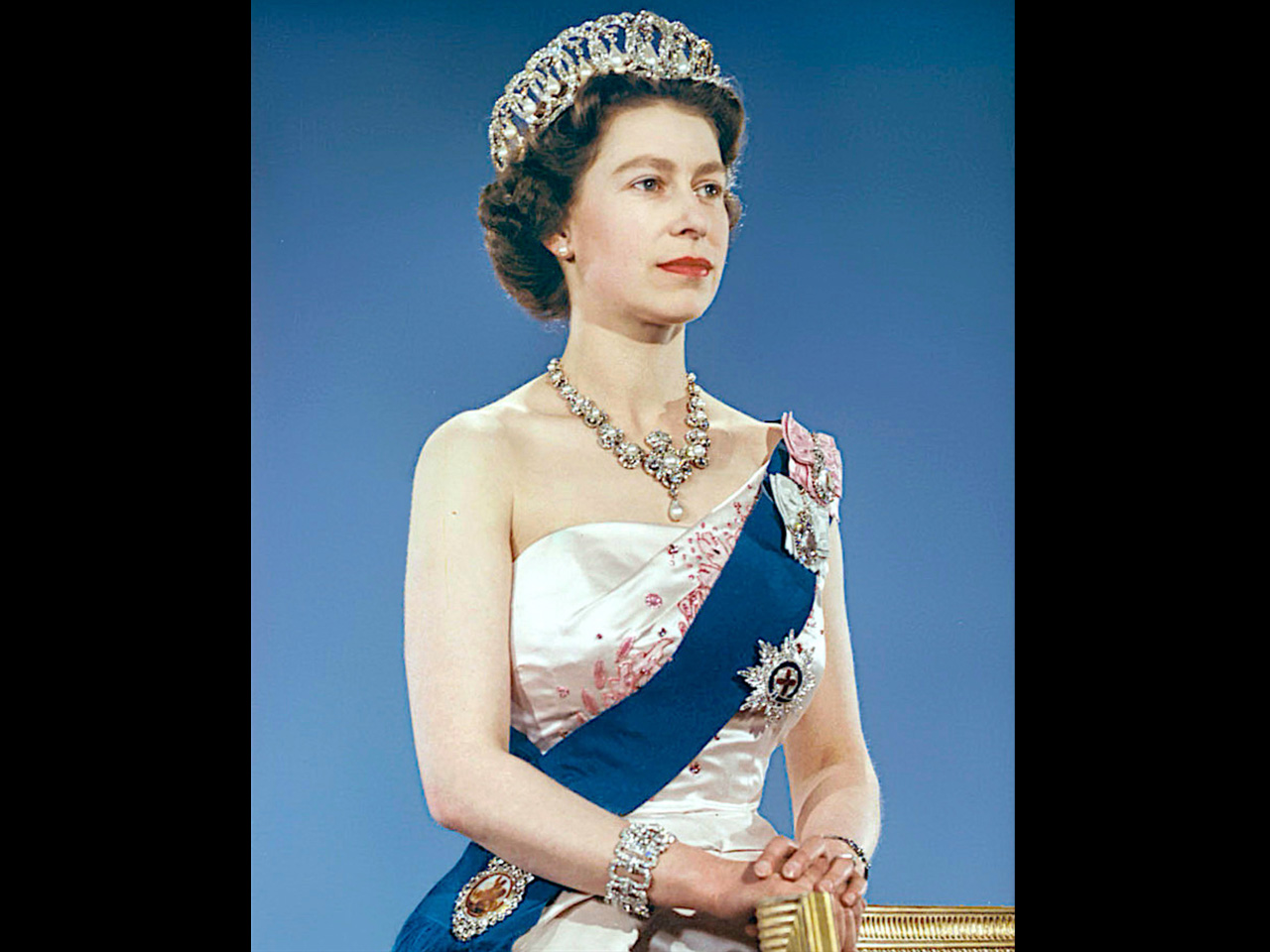 エリザベス女王の王冠とティアラ | ブランドジュエリー ｜ショップ ...